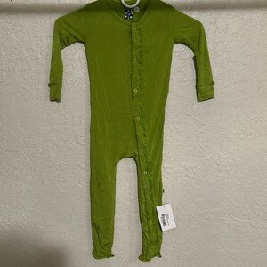 Kickee muffin ruffle coverall with snaps meadow green 3t brand new